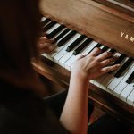 Gesangs und Klavierunterricht für Kinder – wann beginne ich am besten?