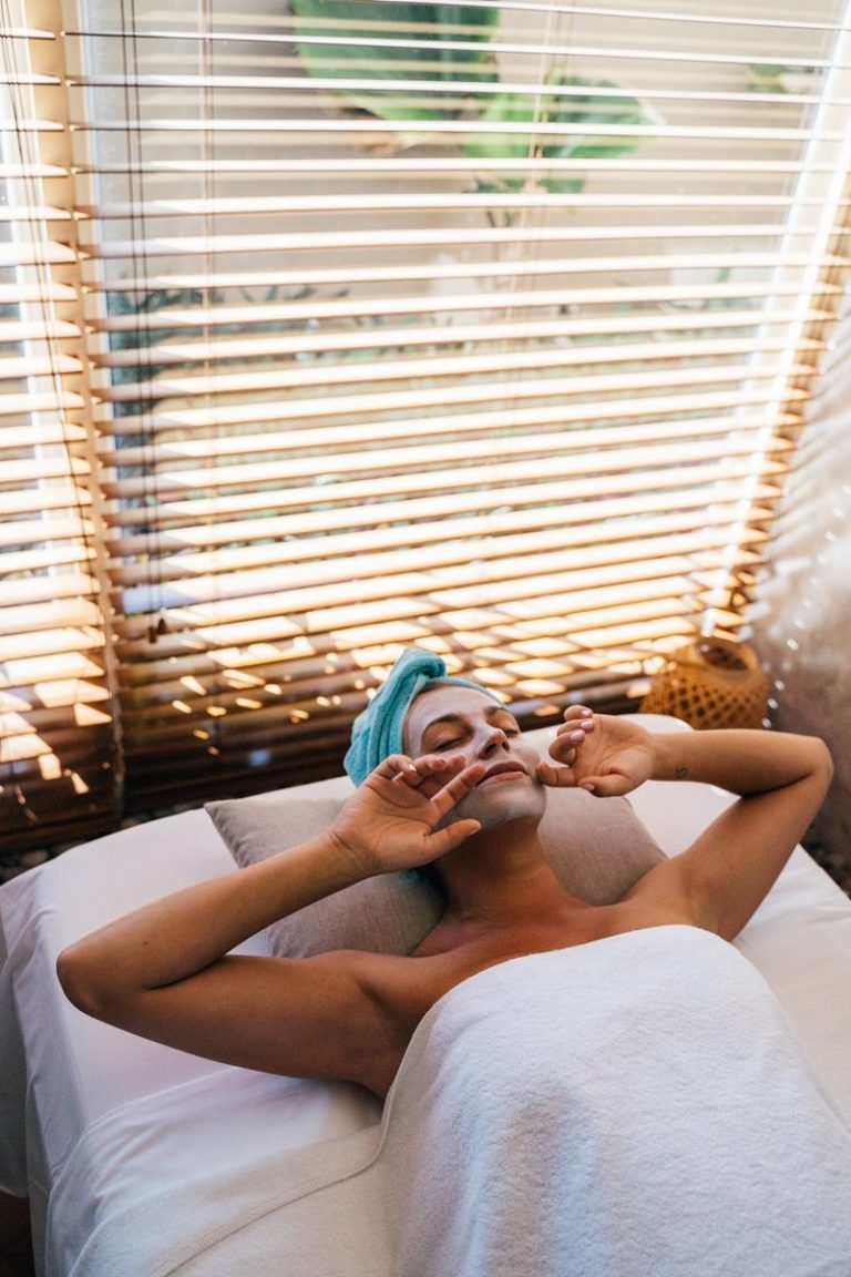 Stationäre massageliegen: langlebigkeit und maximaler patientenkomfort